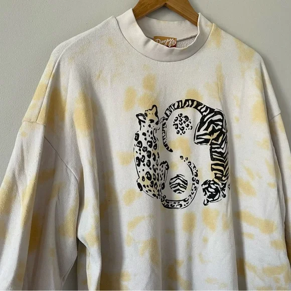 3/$20 Dazey yin/yang Animal Print wildcat oversized Sweatshirt - Picture 3 of 8